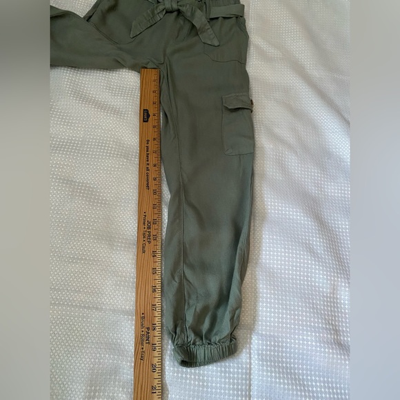 h&m girls utility joggers Size US 7 Color: gasoline/ Khaki green - Picture 5 of 13